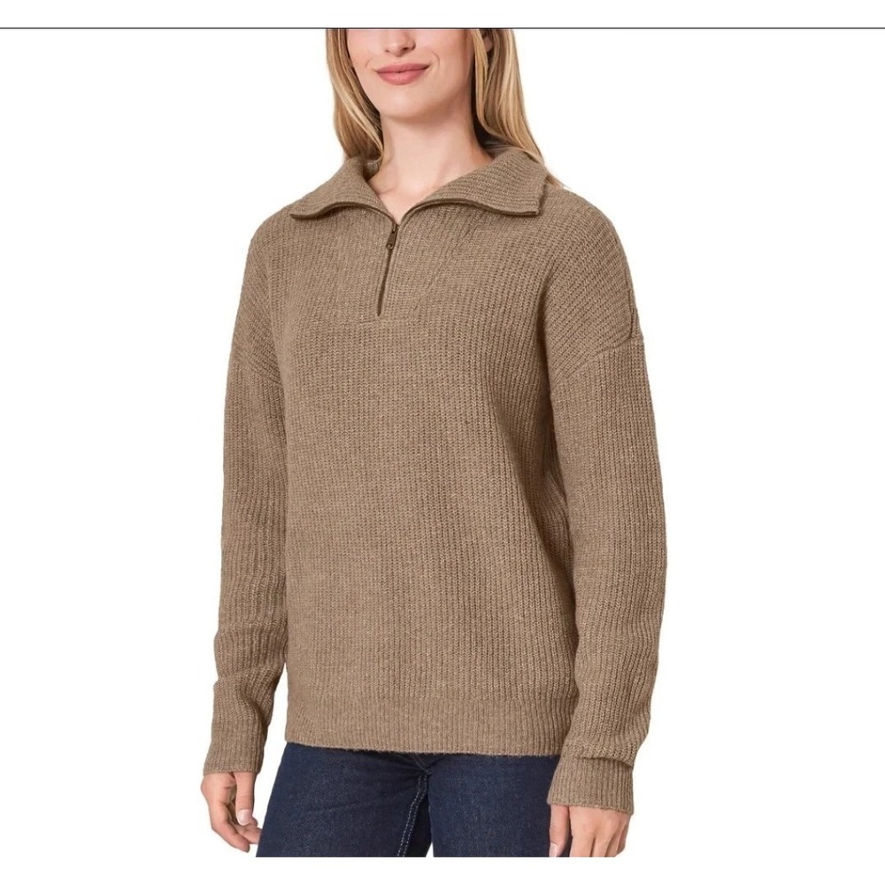 Modern Ambition Women's Quarter Zip Sweater Medium